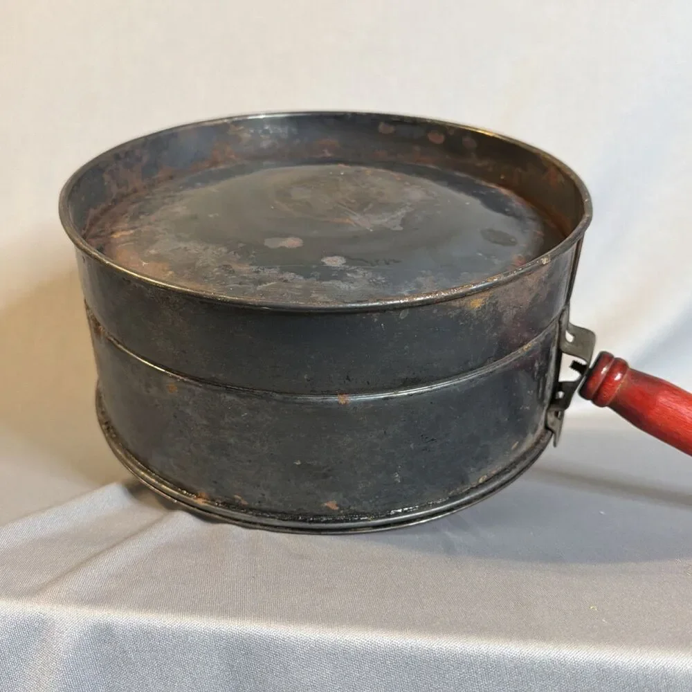 Vintage E-Z Corn Popper Pan with Lid Metal Red Wood Handle Primitive Rustic